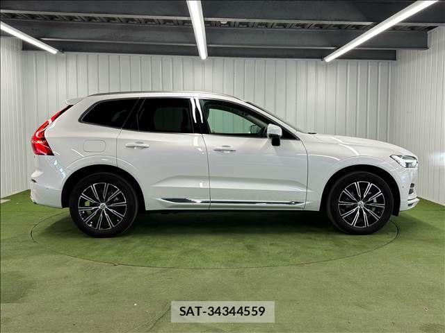 Volvo XC60 2021-07 6817886-14