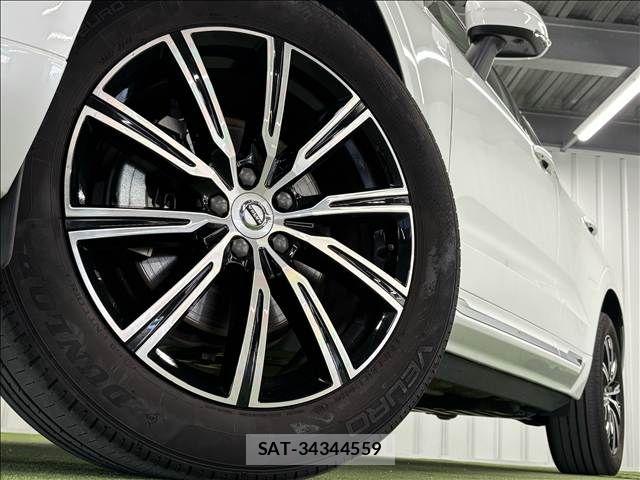 Volvo XC60 2021-07 6817886-18