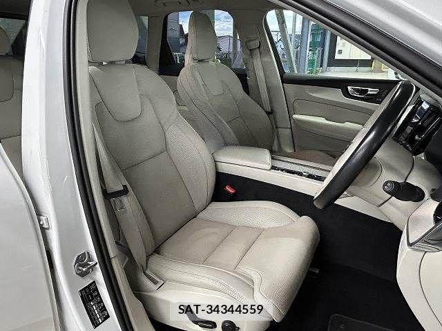 Volvo XC60 2021-07 6817886-6