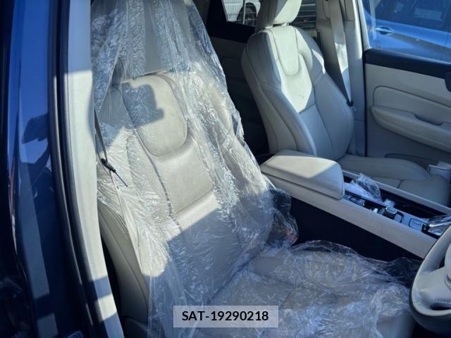 Volvo XC60 2020-06 6915082-11
