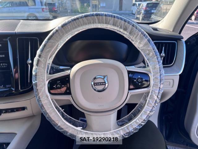Volvo XC60 2020-06 6915082-16
