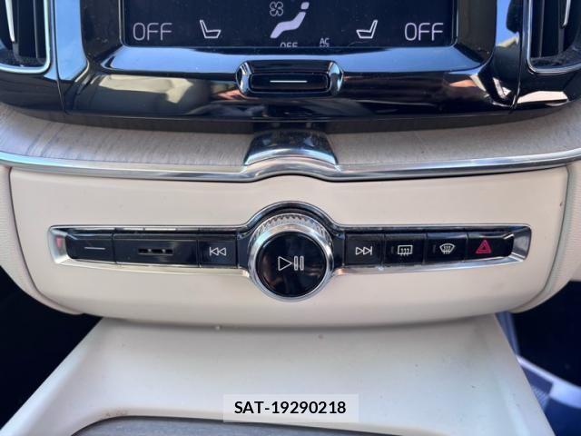 Volvo XC60 2020-06 6915082-18