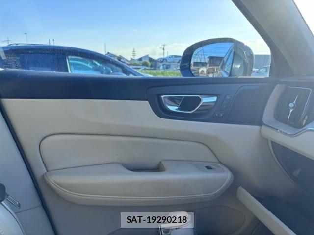 Volvo XC60 2020-06 6915082-23