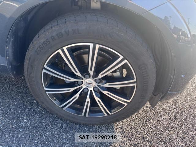 Volvo XC60 2020-06 6915082-3