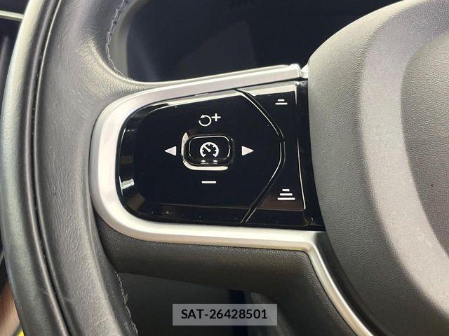 Volvo XC60 2021-06 6915081-9