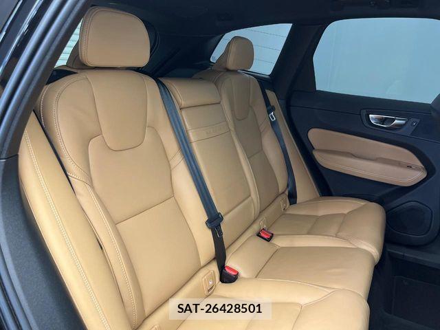 Volvo XC60 2021-06 6915081-12
