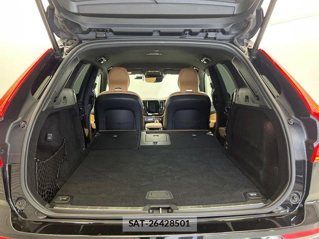 Volvo XC60 2021-06 6915081-13