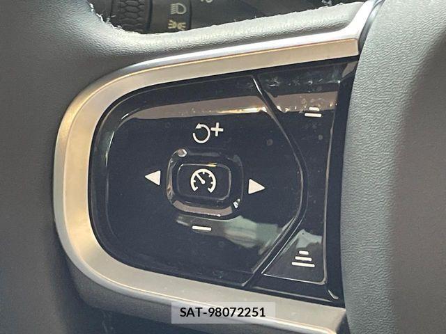 Volvo XC60 2024-06 6915072-9