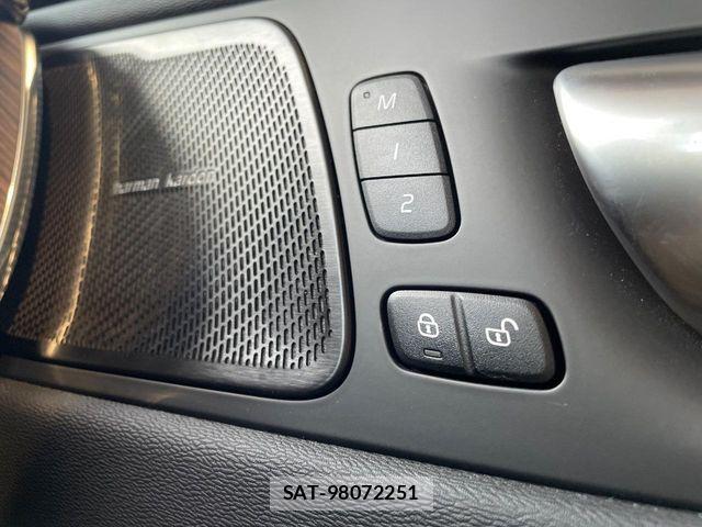 Volvo XC60 2024-06 6915072-11