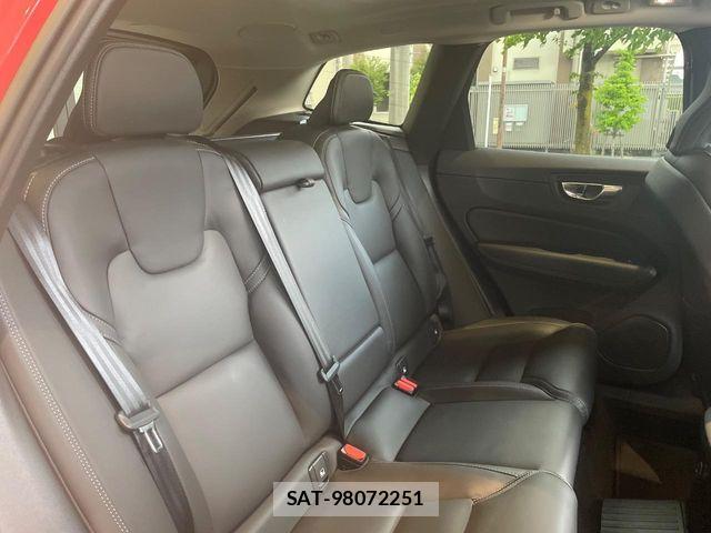 Volvo XC60 2024-06 6915072-15