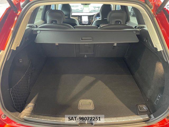 Volvo XC60 2024-06 6915072-16