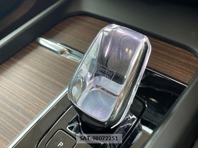 Volvo XC60 2024-06 6915072-8