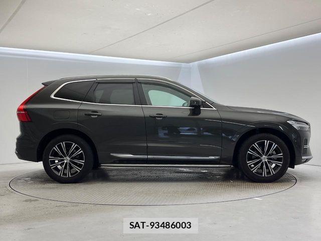 Volvo XC60 2022-02 6915079-18