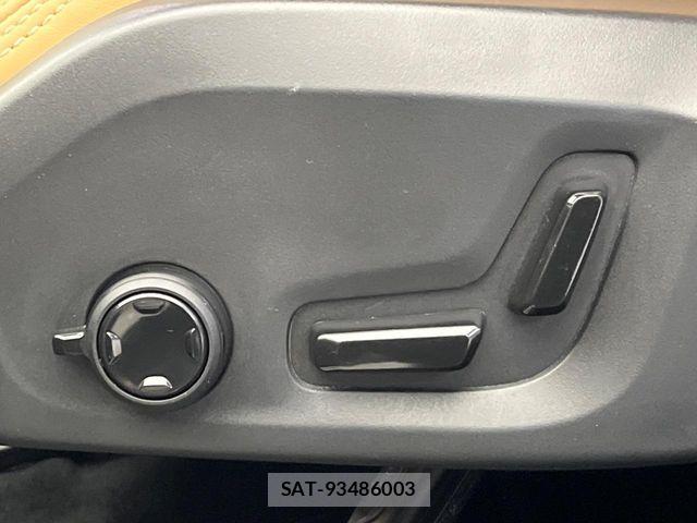 Volvo XC60 2022-02 6915079-8