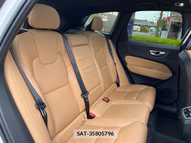 Volvo XC60 2017-12 6915077-12