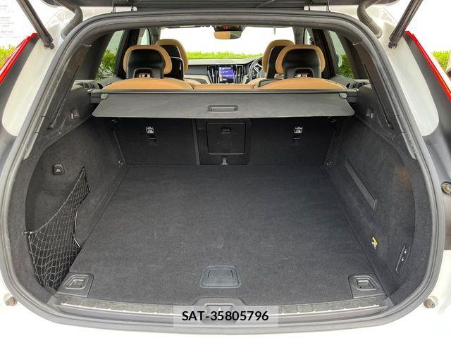Volvo XC60 2017-12 6915077-13