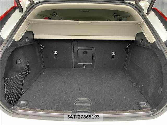 Volvo XC60 2021-03 7061287-19