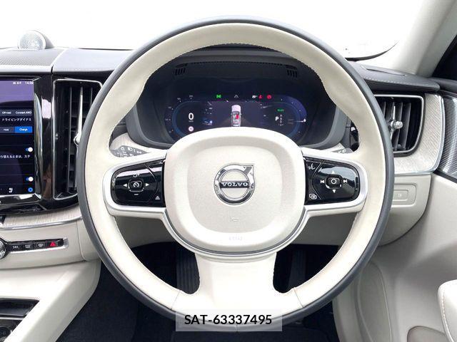 Volvo XC60 2022-07 7061284-12