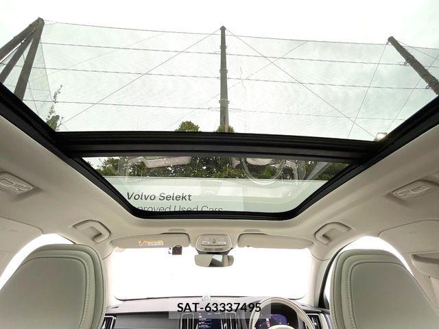 Volvo XC60 2022-07 7061284-5