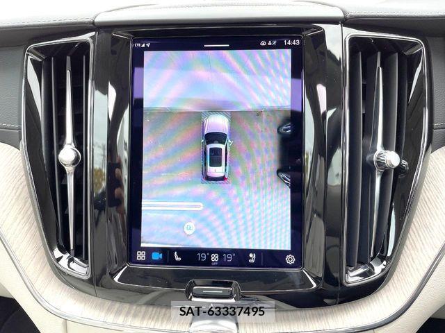 Volvo XC60 2022-07 7061284-8