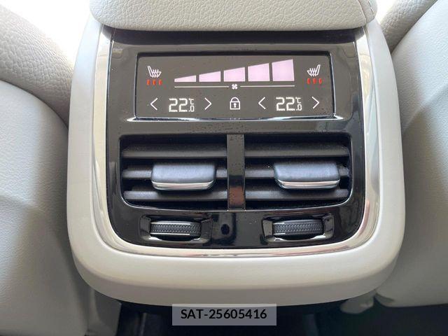 Volvo XC60 2021-07 7061290-13