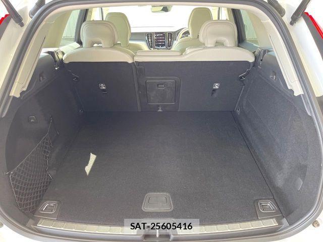 Volvo XC60 2021-07 7061290-14