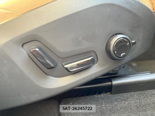 Volvo XC60 2023-10 7061285-13