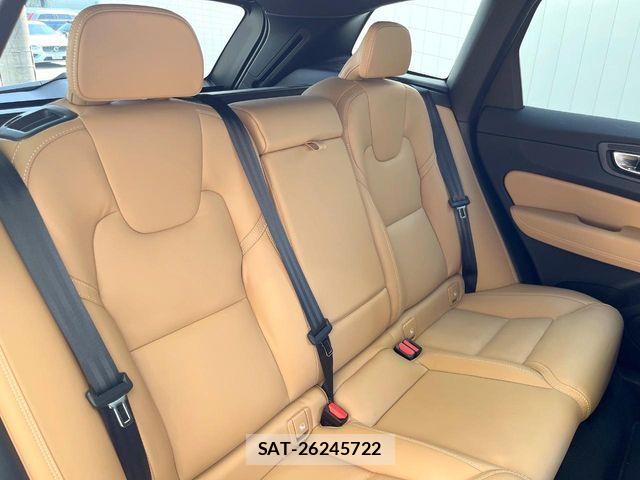 Volvo XC60 2023-10 7061285-15