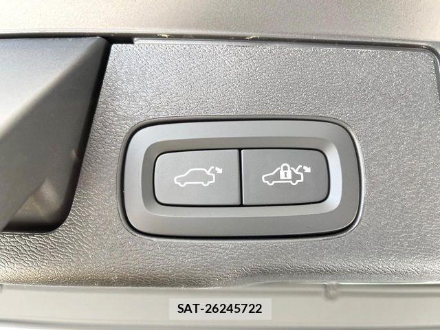 Volvo XC60 2023-10 7061285-18