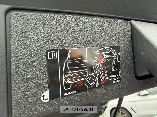 Volvo XC60 2021-03 7061288-15