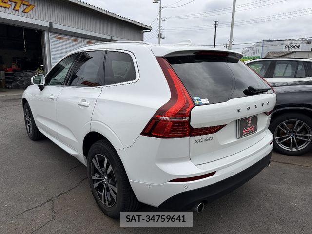 Volvo XC60 2021-03 7061288-25