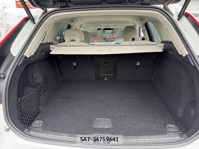 Volvo XC60 2021-03 7061288-5