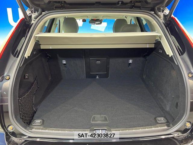 Volvo XC60 2019-09 7061289-12