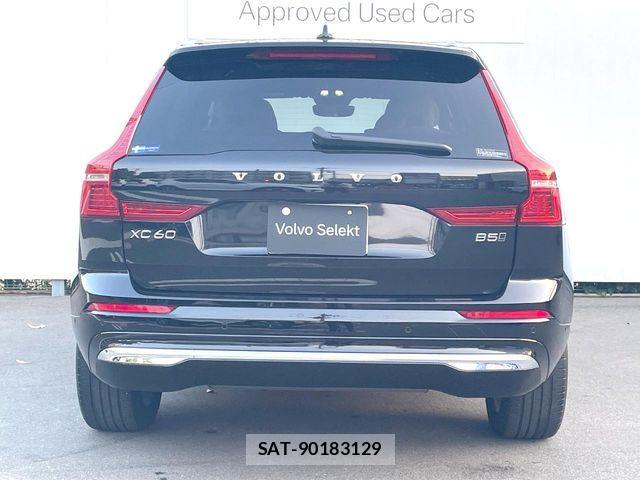 Volvo XC60 2022-06 7061283-17