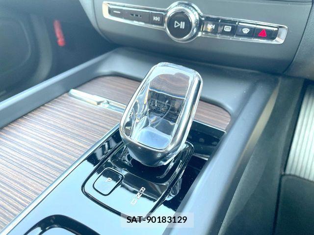 Volvo XC60 2022-06 7061283-19
