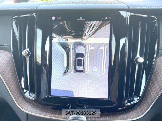 Volvo XC60 2022-06 7061283-5