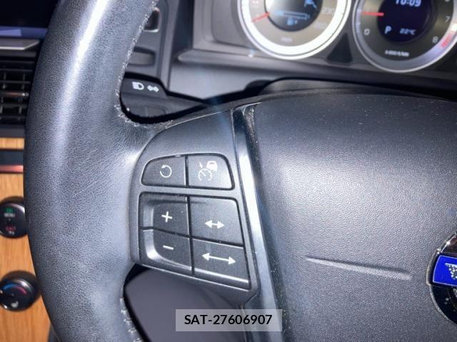 Volvo XC60 2011-06 7061291-22