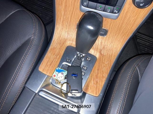 Volvo XC60 2011-06 7061291-24