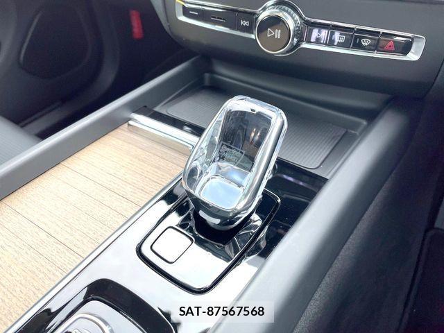 Volvo XC60 2025-06 7061280-8