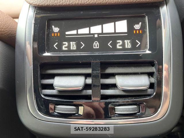 Volvo XC60 2021-12 7061286-13