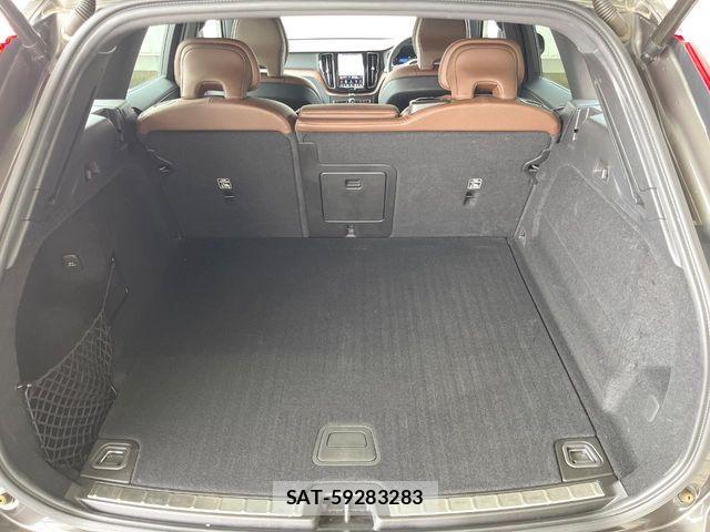 Volvo XC60 2021-12 7061286-14