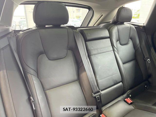 Volvo XC60 2021-11 7226826-15