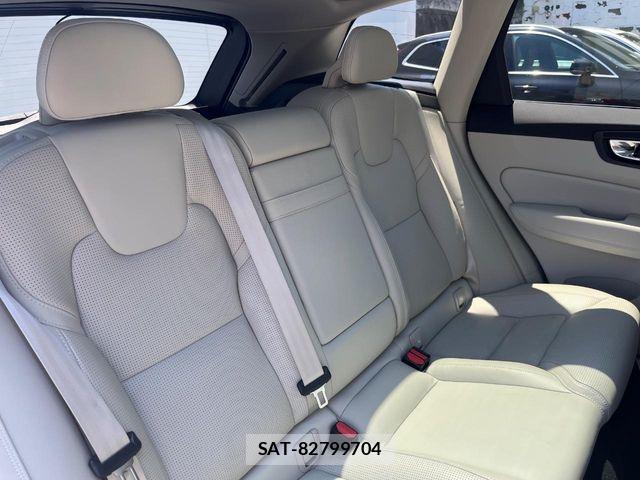 Volvo XC60 2018-04 7226822-12