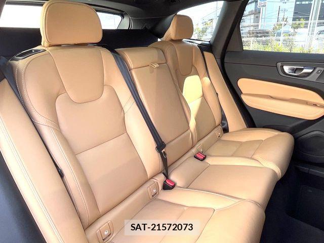 Volvo XC60 2022-08 7226827-12