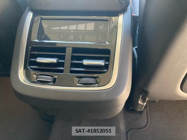 Volvo XC60 2022-09 7226828-12