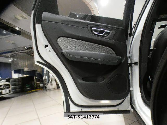 Volvo XC60 2019-12 7226825-21