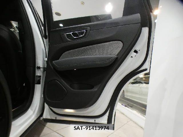 Volvo XC60 2019-12 7226825-23