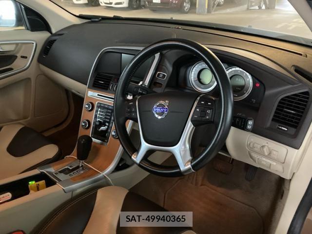Volvo XC60 2011-08 7226823-11