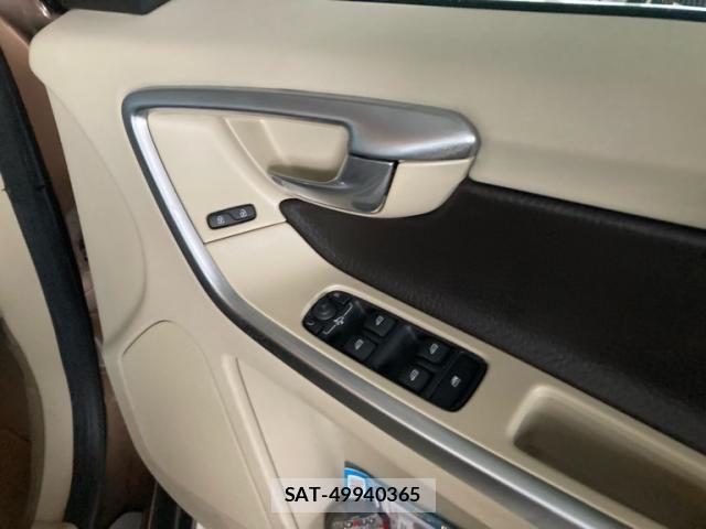 Volvo XC60 2011-08 7226823-18