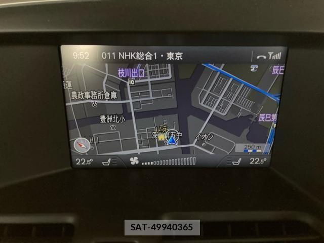 Volvo XC60 2011-08 7226823-24
